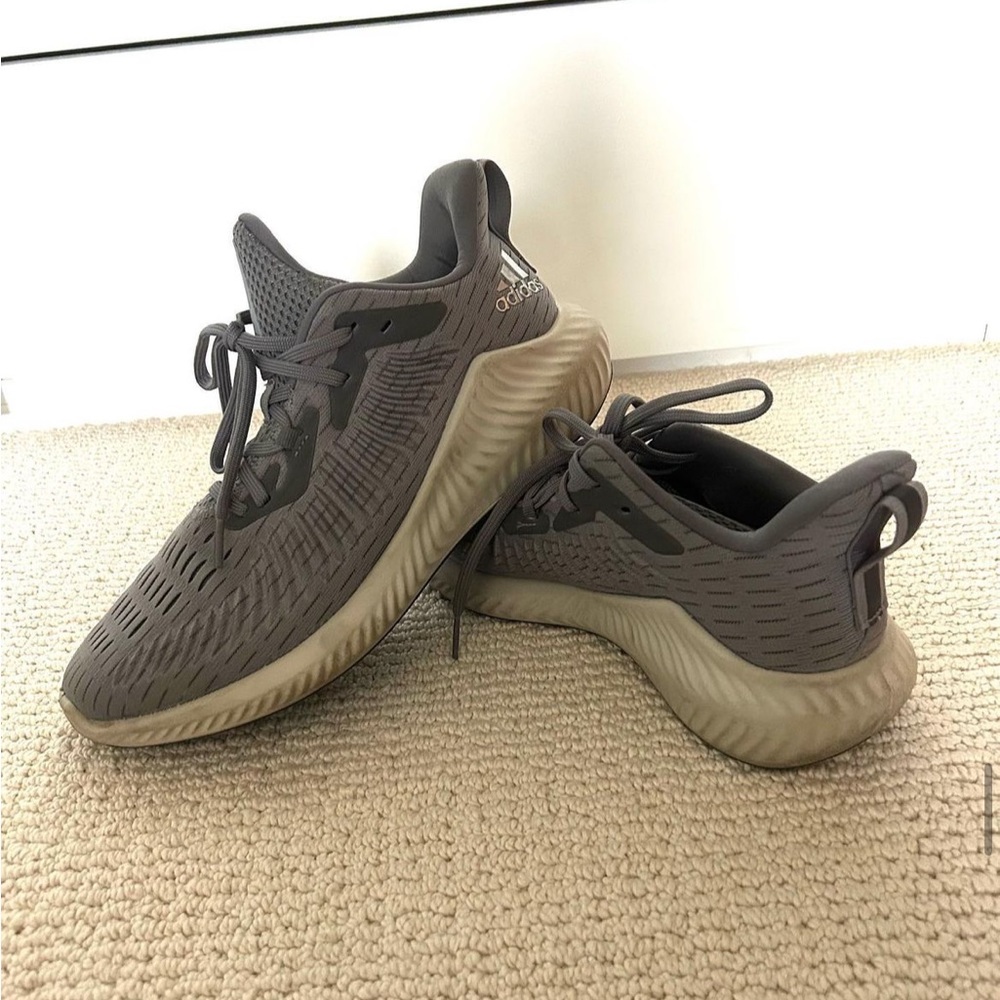 Adidas tennis shoes